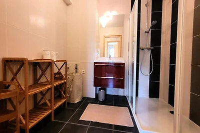 Große ebenerdige Wohnung mit Terrasse