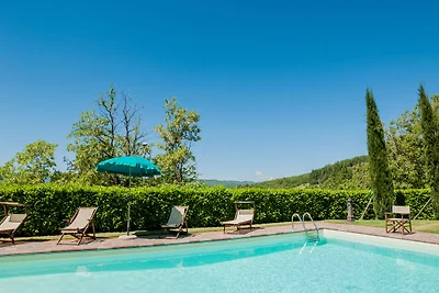 Villa a Lonnano con piscina