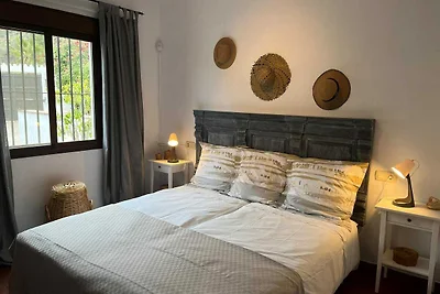 Ferienhaus mit Bergblick und privatem Pool