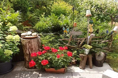 Sarah im Ferienhaus Waldgrund
