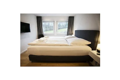 Q-Stall, Apartment 03