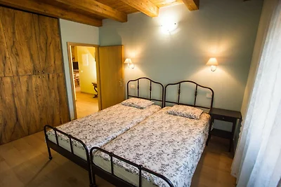 Abitanti Rustic Apartment with Balcony - Two ...