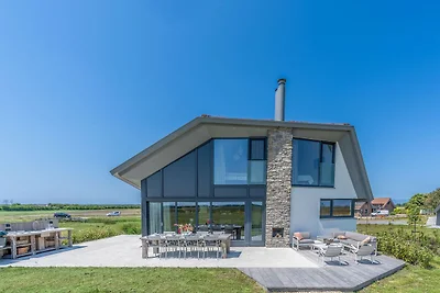 Moderne, luxuriöse und nachhaltige Naturvilla