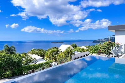 Villa a Bouillante con piscina a sfioro