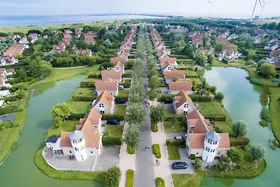 Freist., gepflegte Villa mit Garten, 1 km vom...