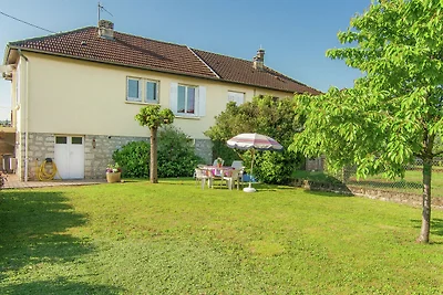 Elegantes Ferienhaus mit Garten