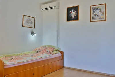 Apartments Jug - Comfort Studio Apartment wit...