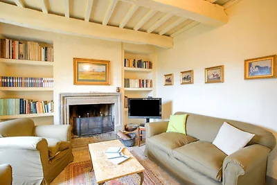 Casa rustica con giardino privato