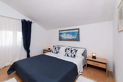 Apartments Roda - Comfort One Bedroom Apartme...