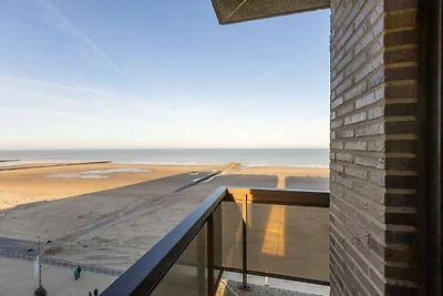 Wohnung im siebten Stock mit Meerblick