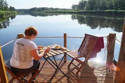 Hausboot in Loitz mit Schwimmbecken