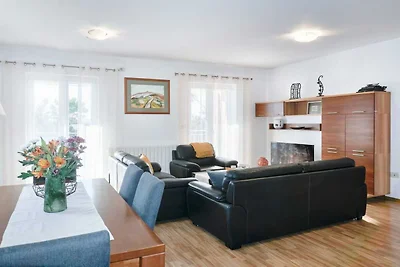 Breg Ivanovci - Three Bedroom Villa with Swim...