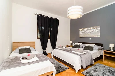 Apartment Eulalija- One-Bedroom Apartment wit...