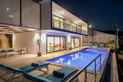 Villa in Kalkan mit Wifi und Parken
