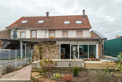 Renoviertes Dorfhaus mit eingezäuntem Garten