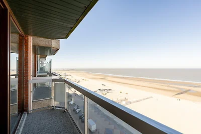 Ruhe am Meer zwischen Pier und Casino