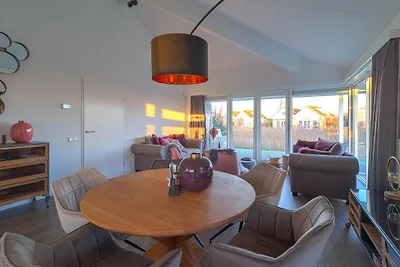 Luxuriöse Villa mit 3 Schlafzimmern am Wasser
