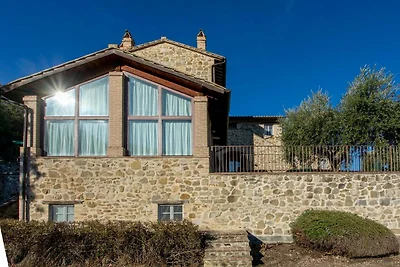 Wohnung in den Hügeln mit Pool