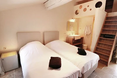 Charmante Wohnung in que mit Jacuzzi