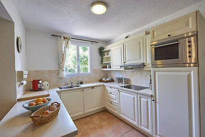 Villa con lavastoviglie, in un ambiente verde