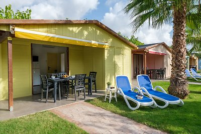 Geräumiger Bungalow mit Terrasse