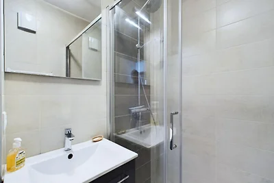 Apartment in Les Sables mit Meerblick