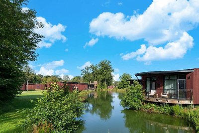 Belvilla Modern Leaf Bungalow mit Terrasse