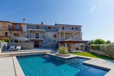 Villa in Dračevac mit Schwimmbecken