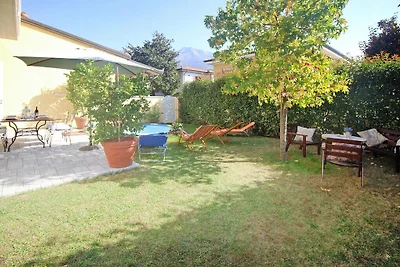 Villa mit Aufstellpool in Camaiore