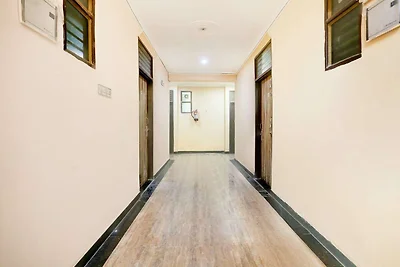 Super Hotel O Sheetla Colony
