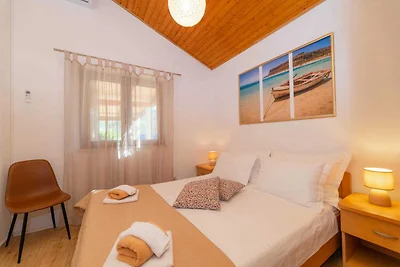 Villa mit 4 Schlafzimmern und Swimmingpool
