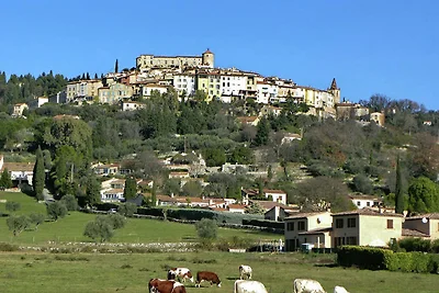 Casa con AC, tra l'interno e il mare