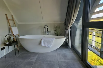 Privater Anlegesteg + moderner Komfort