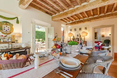 Villa in Camaiore met zwembad en Toscaanse...