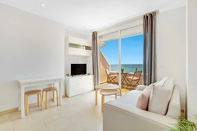 Appartamento fronte mare con balcone