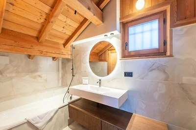 Chalet in Alpe d'Huez mit Spa und Skizugang