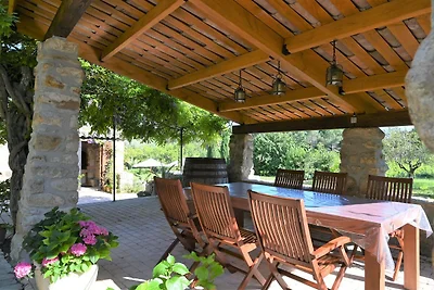 Villa in Largentiere mit Garten