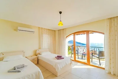 Villa in Kalkan mit Schwimmbecken