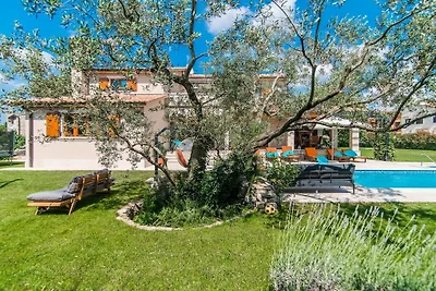 Villa in Svetvincenat mit Schwimmbecken