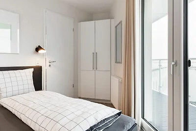Moderne Promenadenvilla mit Meerblick