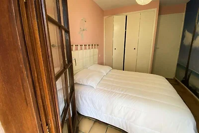 Villa mit Garten und Terrasse