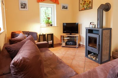 Modernes Ferienhaus mit Garten in Lohsdorf