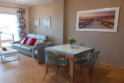 Moderne Wohnung mit Pool in Meeresnähe