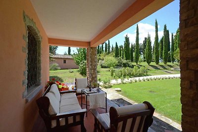 Magnifica villa con piscina immersa nella...