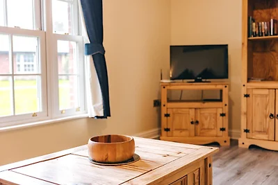 Countryside cottage in Dorrington, No Deposit