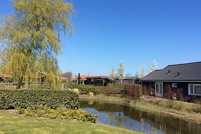 Ferienhaus in Kattendijke mit Garten