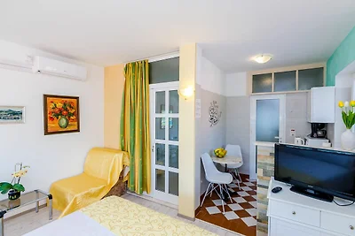 Appartement met balkon vlakbij zee