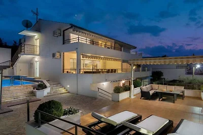 Villa mit 4 Schlafzimmer