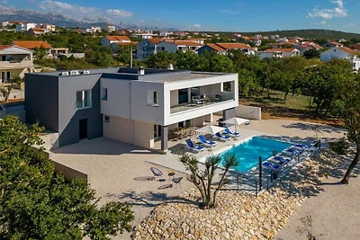 Seaview Villa Deep Green with pool