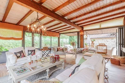 Villa mit Gemeinschaftspool in San Rocco